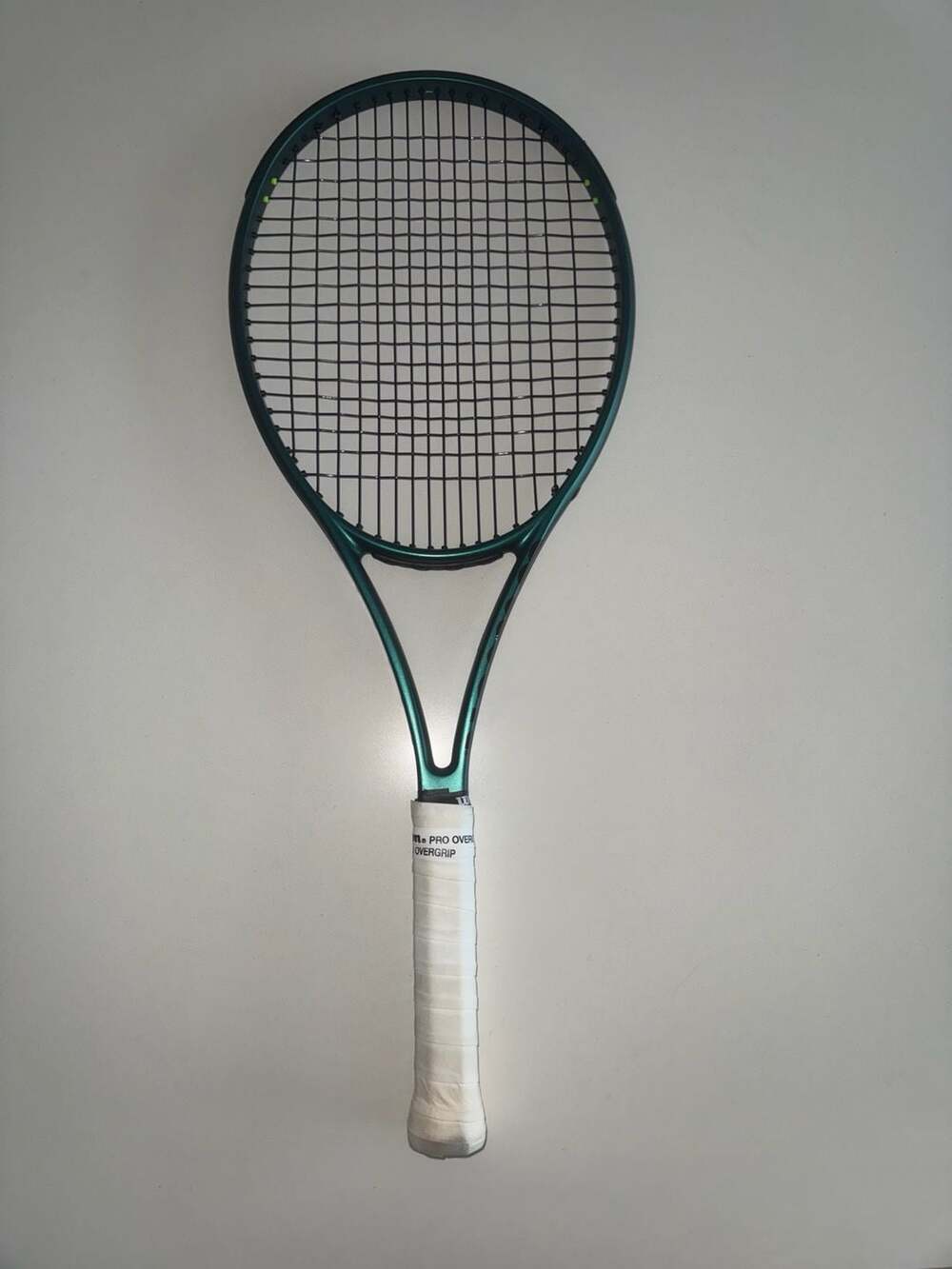 Wilson Blade 98 V9 16x19 Tennis Racket 4 3/8 Grip